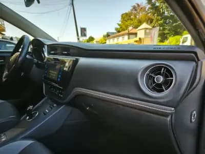 Sell Toyota Auris 2016 - 14900 EUR, 160000 km - AUTO.MOTO.pt