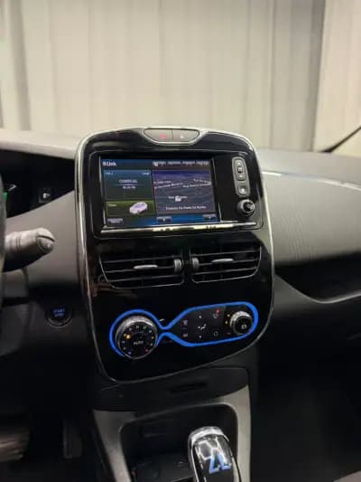 Vendo Renault Zoe 2017 - 10499 EUR, 105000 km - AUTO.MOTO.pt