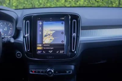 Vendo Volvo XC 40 2020 - 28900 EUR, 133266 km - AUTO.MOTO.pt