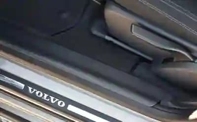 Vendo Volvo V60 2013 - 10500 EUR, 195000 km - AUTO.MOTO.pt