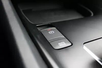 Vendo Nissan Qashqai 2023 - 25900 EUR, 42638 km - AUTO.MOTO.pt