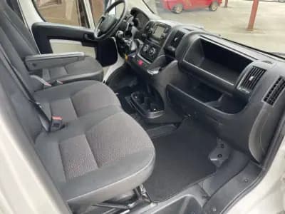 Vendo Peugeot Boxer 2.0BlueHDi L2H2 Premium 2019 - 18990 EUR, 232250 km - AUTO.MOTO.pt