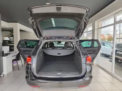 Vendo Opel Astra Sports Tourer 2016 - 8890 EUR, 174600 km - AUTO.MOTO.pt