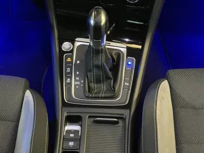 Vendo Volkswagen Golf 2016 - 26990 EUR, 127000 km - AUTO.MOTO.pt