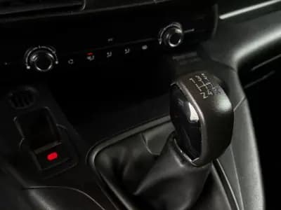 Sell Peugeot Partner 2021 - 14990 EUR, 108700 km - AUTO.MOTO.pt