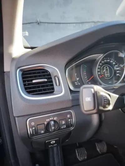 Vendo Volvo V60 2014 - 12900 EUR, 172000 km - AUTO.MOTO.pt