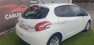 Sell Peugeot 208 2015 - 8750 EUR, 183000 km - AUTO.MOTO.pt