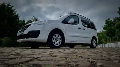 Vendo Peugeot Partner 2018 - 15900 EUR, 160000 km - AUTO.MOTO.pt