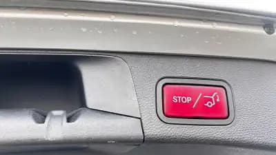 Vendo Mercedes-Benz C 300 2021 - 27500 EUR, 201000 km - AUTO.MOTO.pt