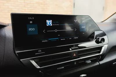 Vendo Citroën C4 2022 - 16950 EUR, 81250 km - AUTO.MOTO.pt