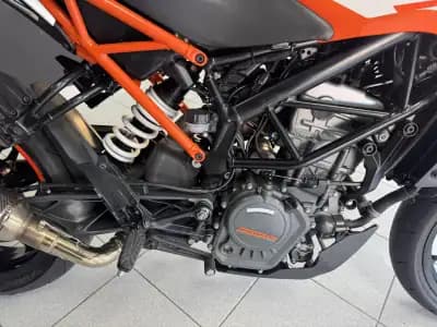 Sell KTM Duke 990 R 2022 - 4800 EUR, 46125 km - AUTO.MOTO.pt