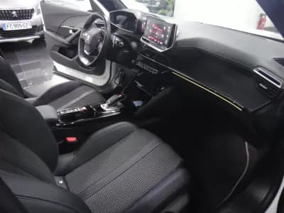 Sell Peugeot 2008 2020 - 18750 EUR, 59000 km - AUTO.MOTO.pt