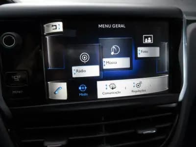 Sell Peugeot 208 2014 - 7990 EUR, 71000 km - AUTO.MOTO.pt