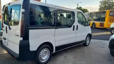 Vendo Renault Trafic 2006 - 11900 EUR, 211000 km - AUTO.MOTO.pt
