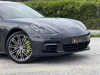 Sell Porsche Panamera Sport Turismo 2018 - 64999 EUR, 128000 km - AUTO.MOTO.pt