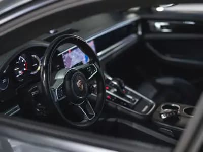 Sell Porsche Panamera Sport Turismo 2019 - 69990 EUR, 80000 km - AUTO.MOTO.pt