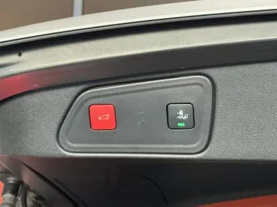 Vendo Peugeot 3008 2021 - 29990 EUR, 73877 km - AUTO.MOTO.pt