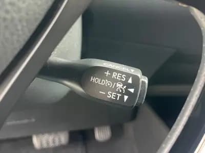 Vendo Toyota C-HR 2022 - 31400 EUR, 74000 km - AUTO.MOTO.pt