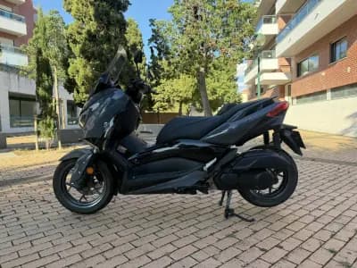 Sell Yamaha XMAX 2023 - 4250 EUR, 6000 km - AUTO.MOTO.pt