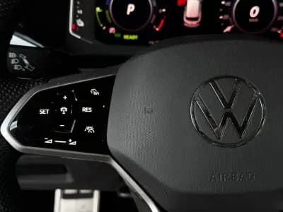 Sell Volkswagen Arteon 2023 - 31990 EUR, 45800 km - AUTO.MOTO.pt