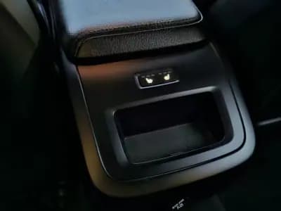 Sell Volvo V60 2018 - 23990 EUR, 117041 km - AUTO.MOTO.pt