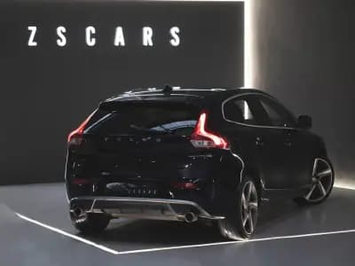 Sell Volvo V40 2015 - 13990 EUR, 147000 km - AUTO.MOTO.pt