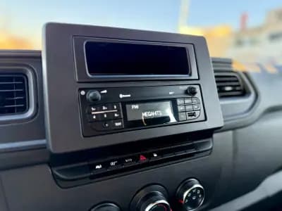 Vendo Renault Master 2023 - 32450 EUR, 43000 km - AUTO.MOTO.pt