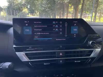 Vendo Citroën C4 2021 - 17890 EUR, 54386 km - AUTO.MOTO.pt