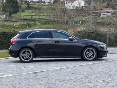 Vendo Mercedes-Benz A 180 2019 - 25999 EUR, 100000 km - AUTO.MOTO.pt