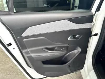 Sell Peugeot 308 2023 - 24900 EUR, 111974 km - AUTO.MOTO.pt