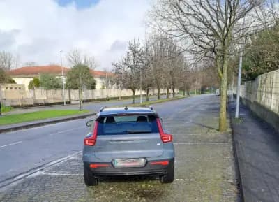 Sell Volvo XC 40 2023 - 28500 EUR, 96000 km - AUTO.MOTO.pt