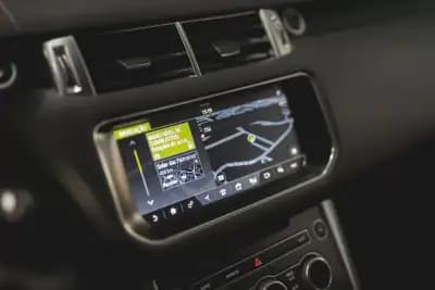 Sell Land Rover Range Rover Sport 2017 - 39990 EUR, 63000 km - AUTO.MOTO.pt