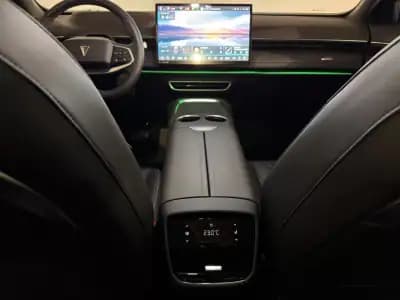 Sell 2025 - 40900 EUR, 4055 km - AUTO.MOTO.pt