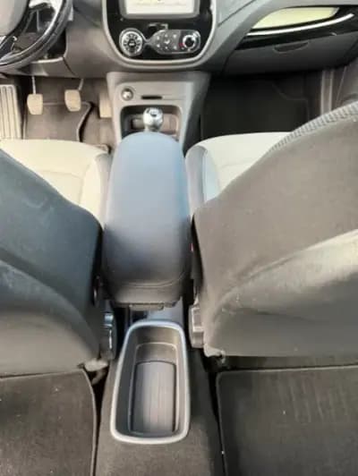 Vendo Renault Captur 2017 - 12500 EUR, 112400 km - AUTO.MOTO.pt