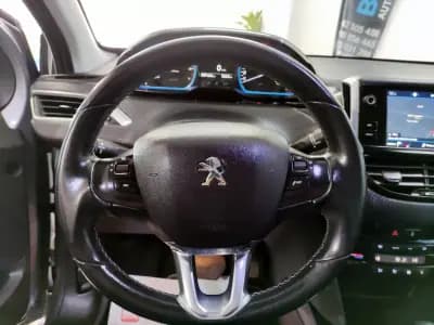 Sell Peugeot 2008 2018 - 13250 EUR, 37000 km - AUTO.MOTO.pt