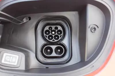 Vendo Fiat 600e 2023 - 29980 EUR, 7039 km - AUTO.MOTO.pt