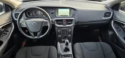 Sell Volvo V40 2016 - 16500 EUR, 79000 km - AUTO.MOTO.pt