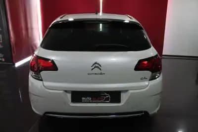 Sell Citroën C4 2017 - 12990 EUR, 132000 km - AUTO.MOTO.pt