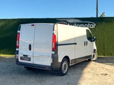 Vendo Opel Vivaro 2014 - 10990 EUR, 322000 km - AUTO.MOTO.pt