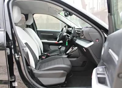 Sell Citroën C3 2025 - 18450 EUR, 18032 km - AUTO.MOTO.pt