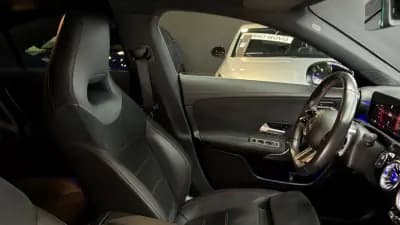 Vendo Mercedes-Benz CLA 180 2023 - 34970 EUR, 70000 km - AUTO.MOTO.pt