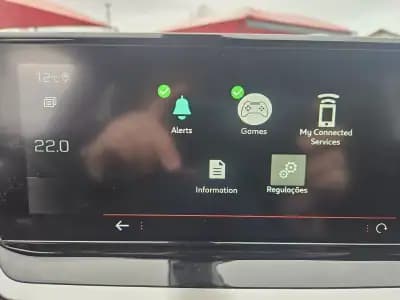 Sell Peugeot 2008 2021 - 19500 EUR, 61150 km - AUTO.MOTO.pt