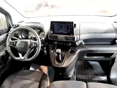 Vendo Opel Combo 2022 - 17900 EUR, 47542 km - AUTO.MOTO.pt