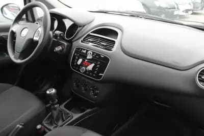 Vendo Fiat Punto 2018 - 8990 EUR, 149000 km - AUTO.MOTO.pt