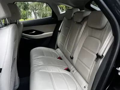 Sell Jaguar E-Pace 2018 - 29750 EUR, 77000 km - AUTO.MOTO.pt