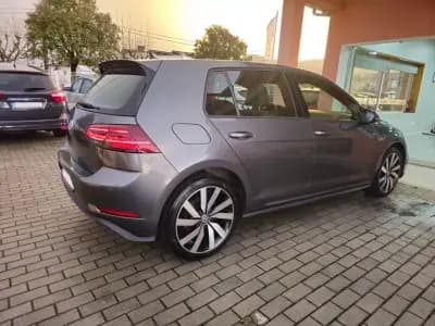 Vendo Volkswagen Golf 2018 - 18990 EUR, 120000 km - AUTO.MOTO.pt