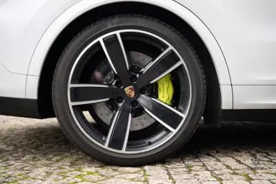 Vendo Porsche Cayenne Coupé 2022 - 108000 EUR, 92000 km - AUTO.MOTO.pt