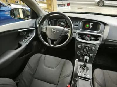 Sell Volvo V40 Cross Country 2017 - 18500 EUR, 100000 km - AUTO.MOTO.pt