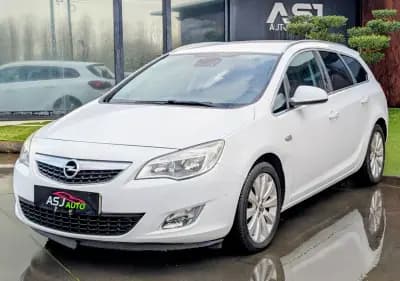 Sell Opel Astra Sports Tourer 2012 - 3900 EUR, 274564 km - AUTO.MOTO.pt