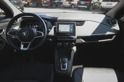 Vendo Renault Zoe 2022 - 19880 EUR, 5620 km - AUTO.MOTO.pt
